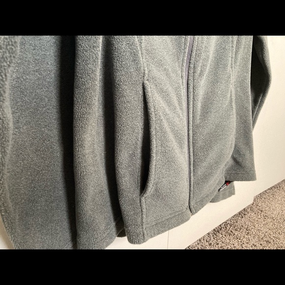 ❗️DONATING SOON LANDS END Gray Sweater Jacket Polyester Soft Pockets Warm Collar - Picture 3 of 11